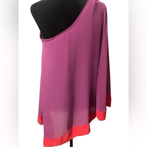 Allen B. One shouldered purple and red tunic. Great condition! Very flattering - Picture 4 of 5
